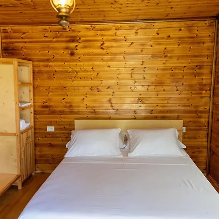 Kazerma E Cerenit Hotel Surrel Exterior photo