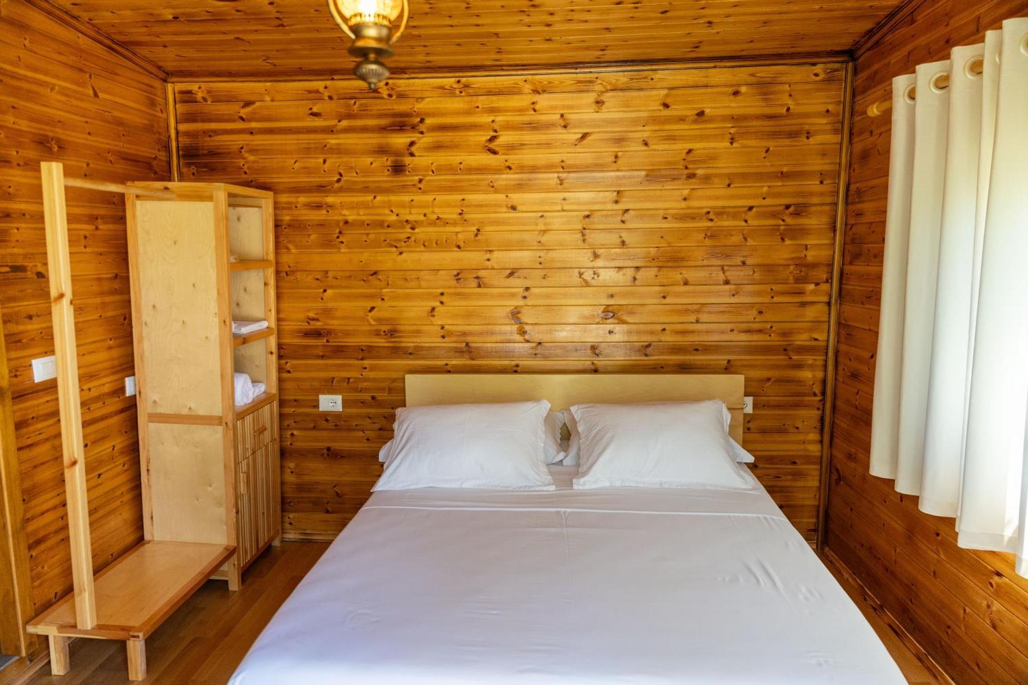 Kazerma E Cerenit 3* Surrel