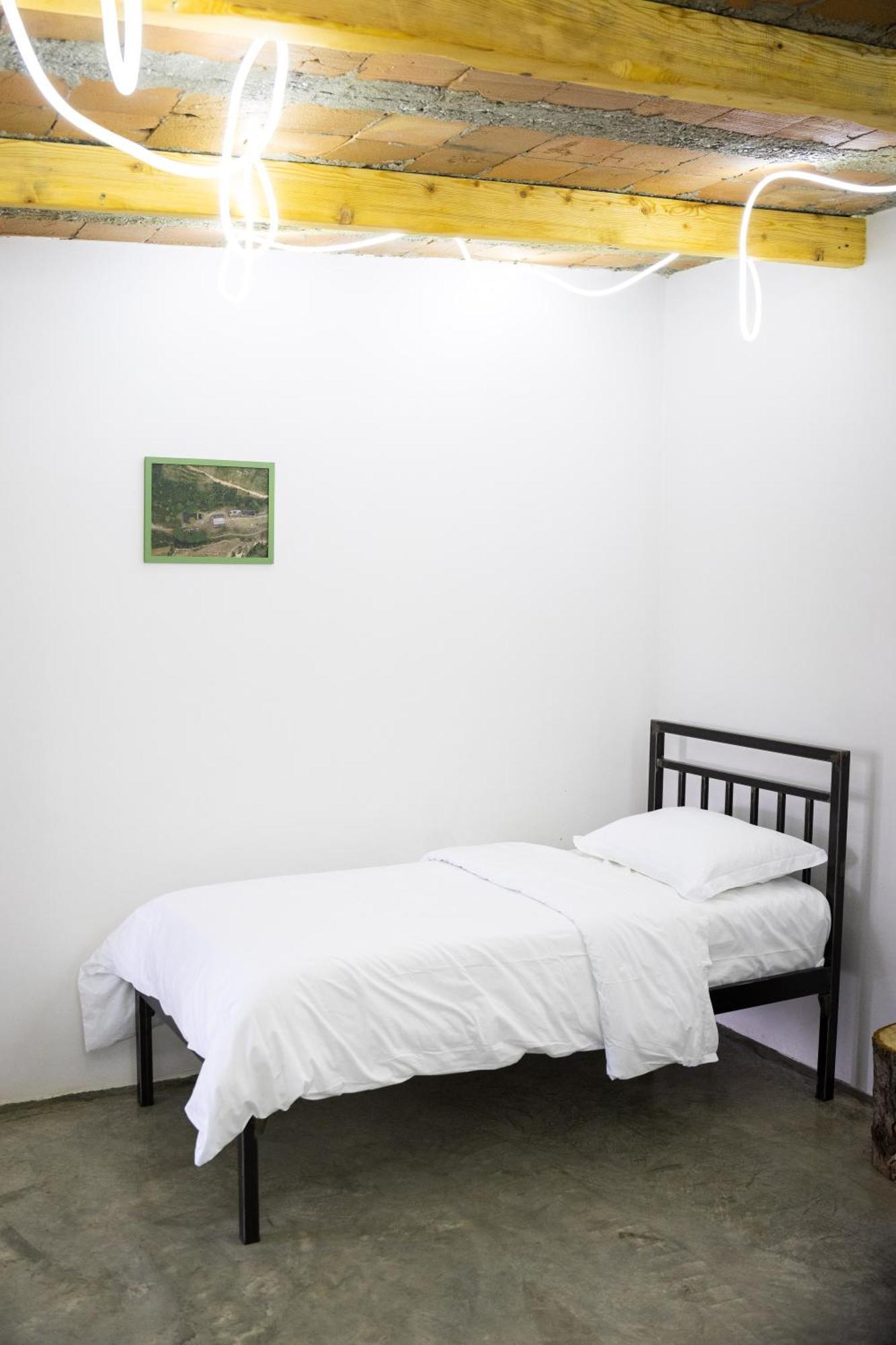 Kazerma E Cerenit Hotel Surrel