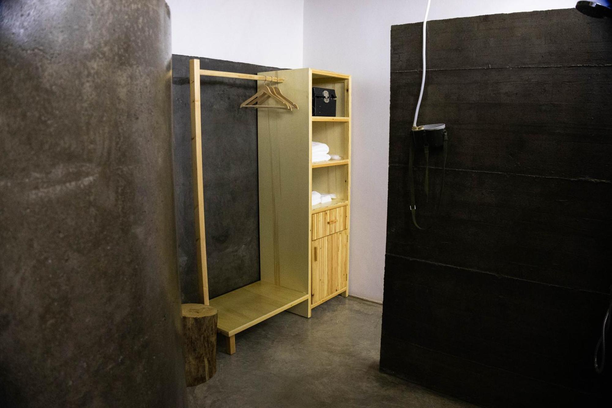 Hotel Kazerma E Cerenit Surrel